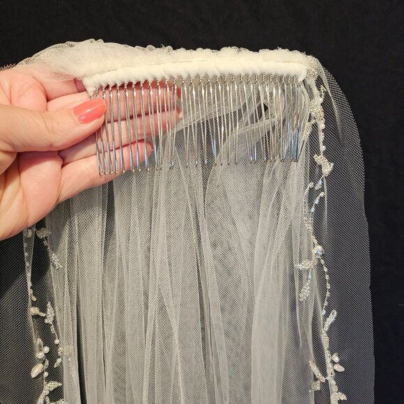 Wedding Bridal Veil, EN VOGUE Tulle, Beaded, Crystal and Pearl Floral Design - Picture 4 of 15